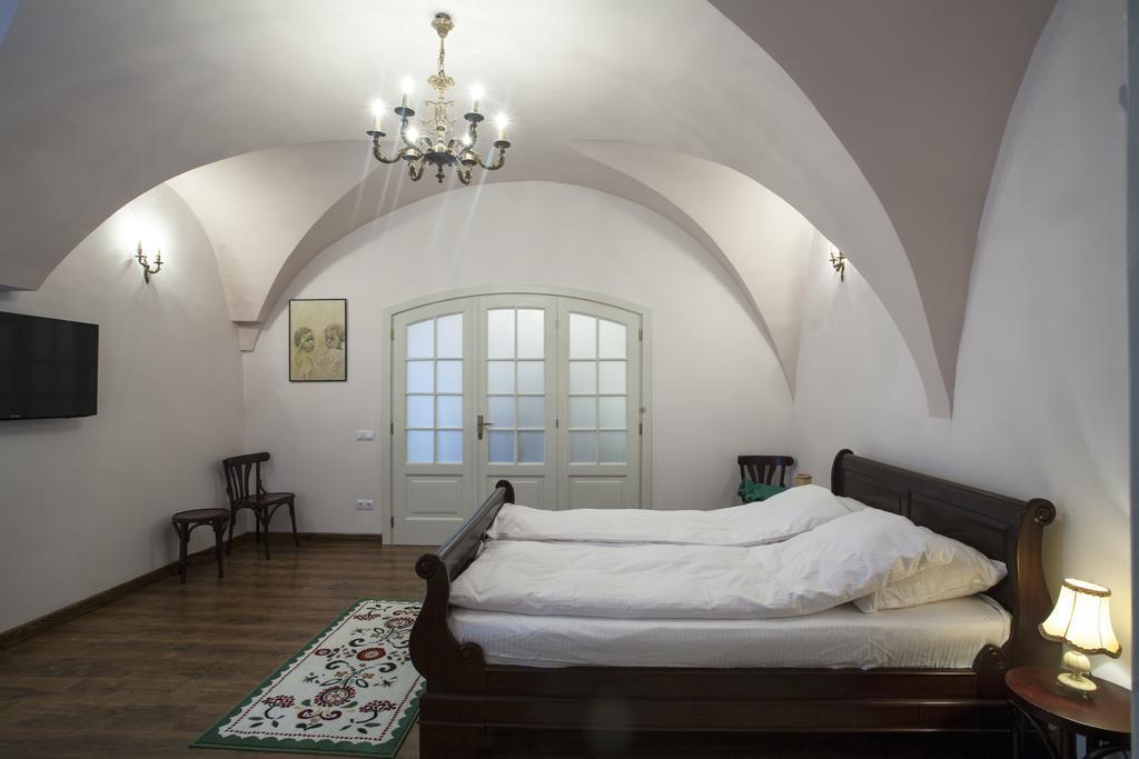 Green Door Apartment Sibiu Habitación foto